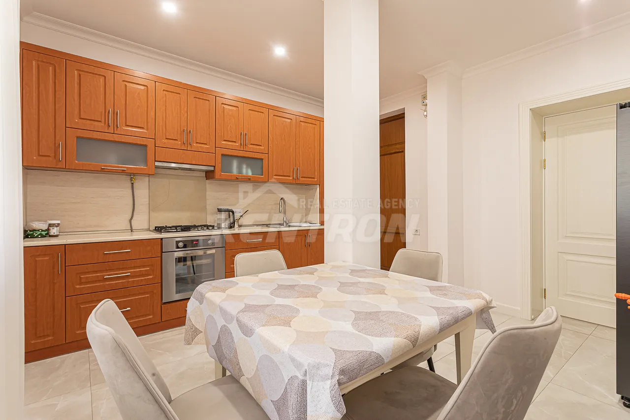 3 bedroom apartment for sale Saryan St, Center Yerevan, 157562