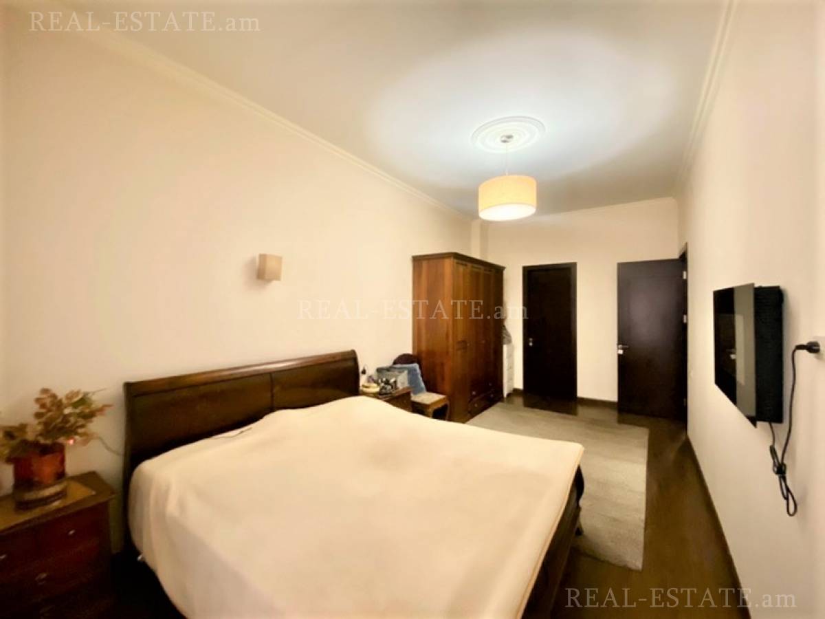 4 bedroom apartment for sale Aram St, Center Yerevan, 121421