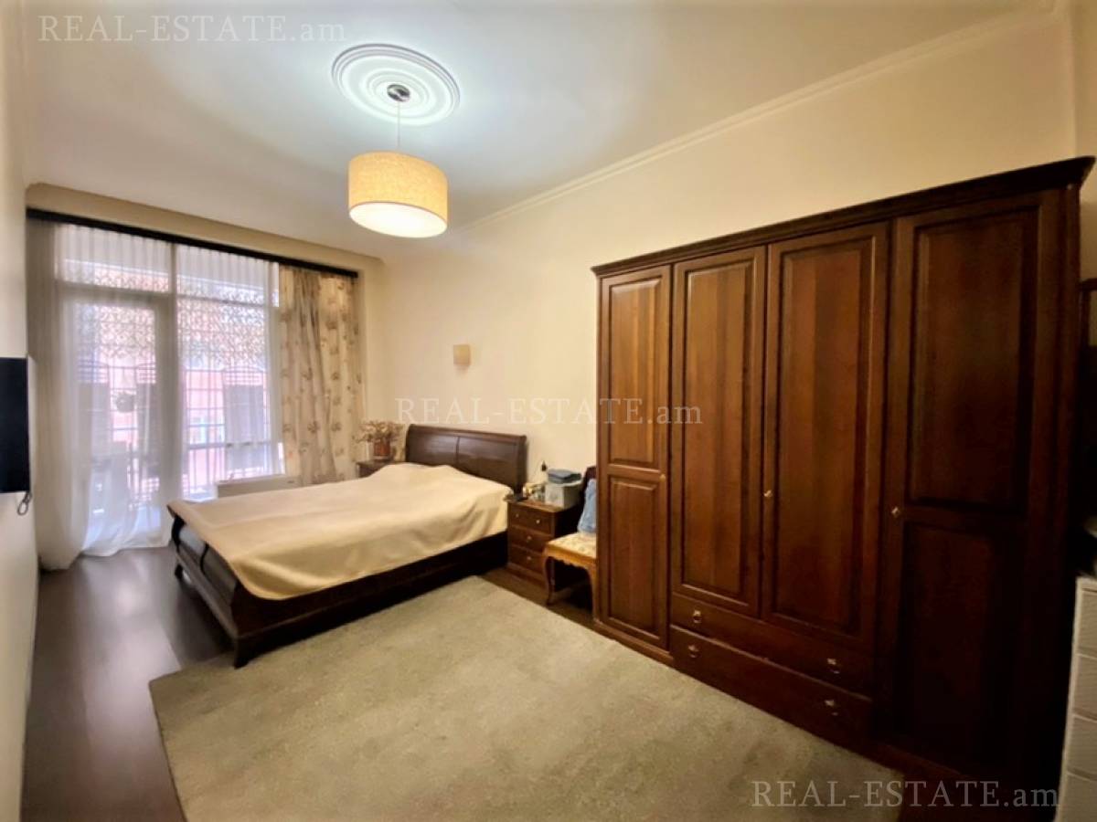 4 bedroom apartment for sale Aram St, Center Yerevan, 121421