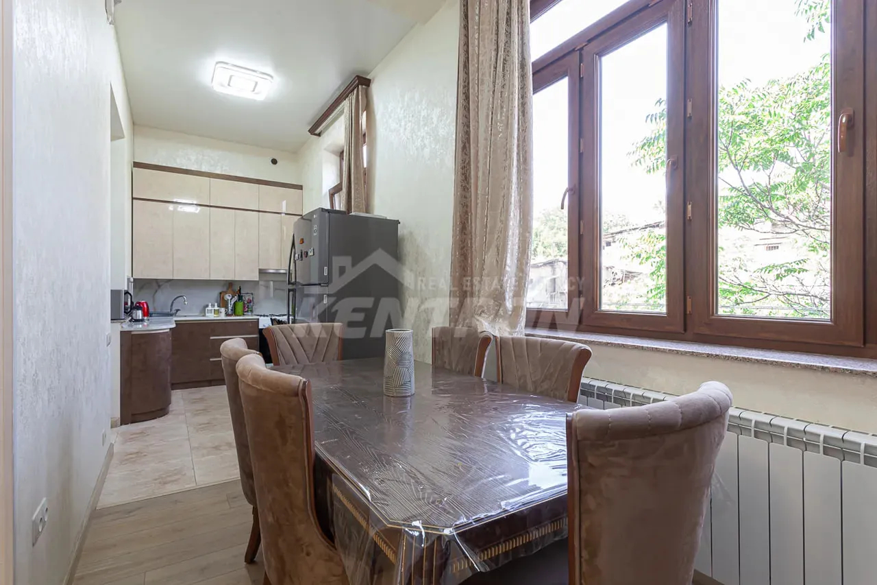 3 bedroom apartment for rent Paronyan St, Center Yerevan, 157954
