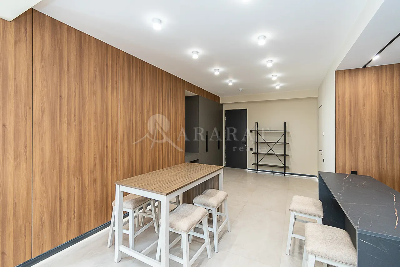 3 bedroom apartment for sale Amiryan St, Center Yerevan, 161931