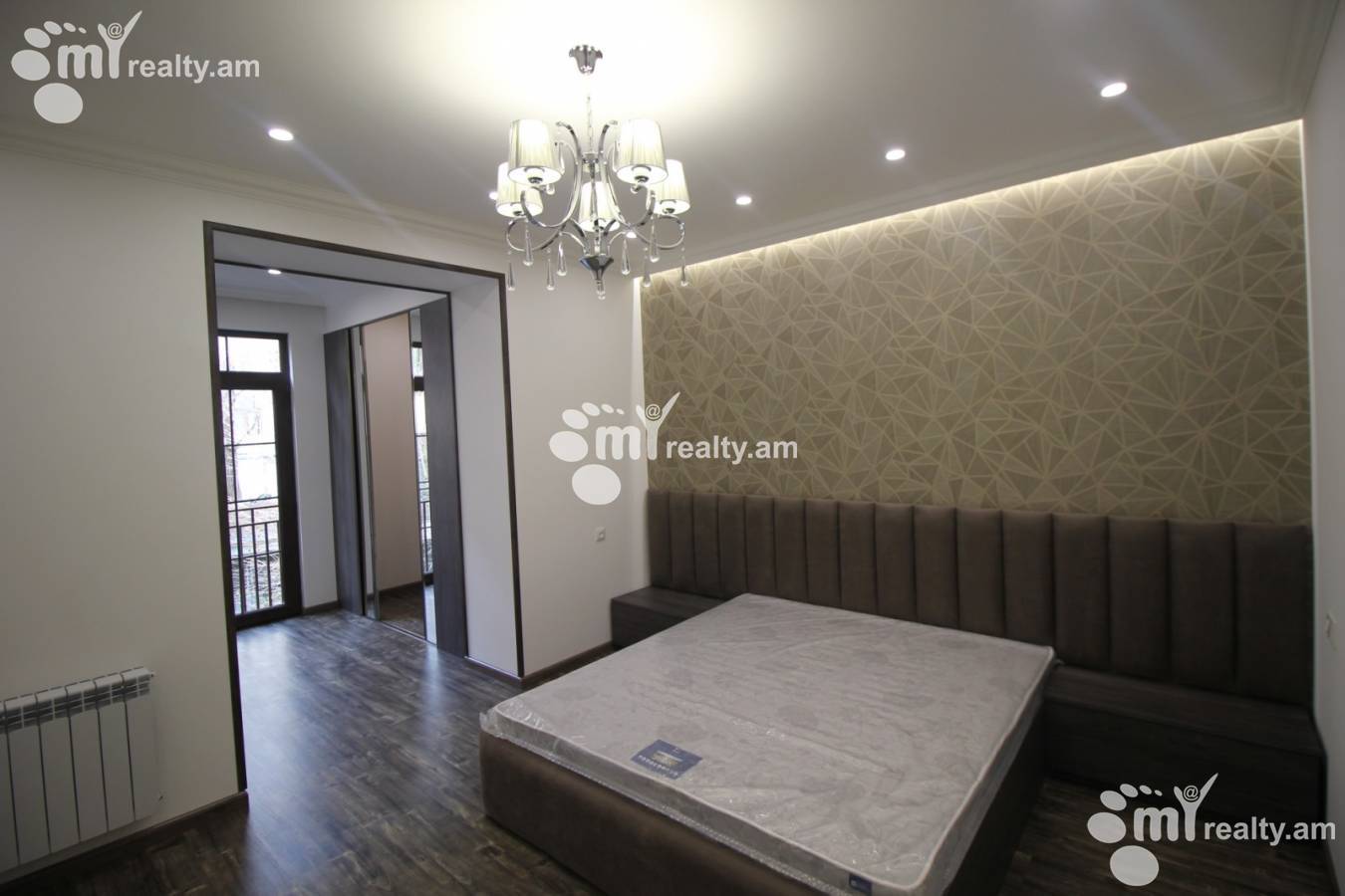 3 bedroom apartment for sale Saryan St, Center Yerevan, 140722