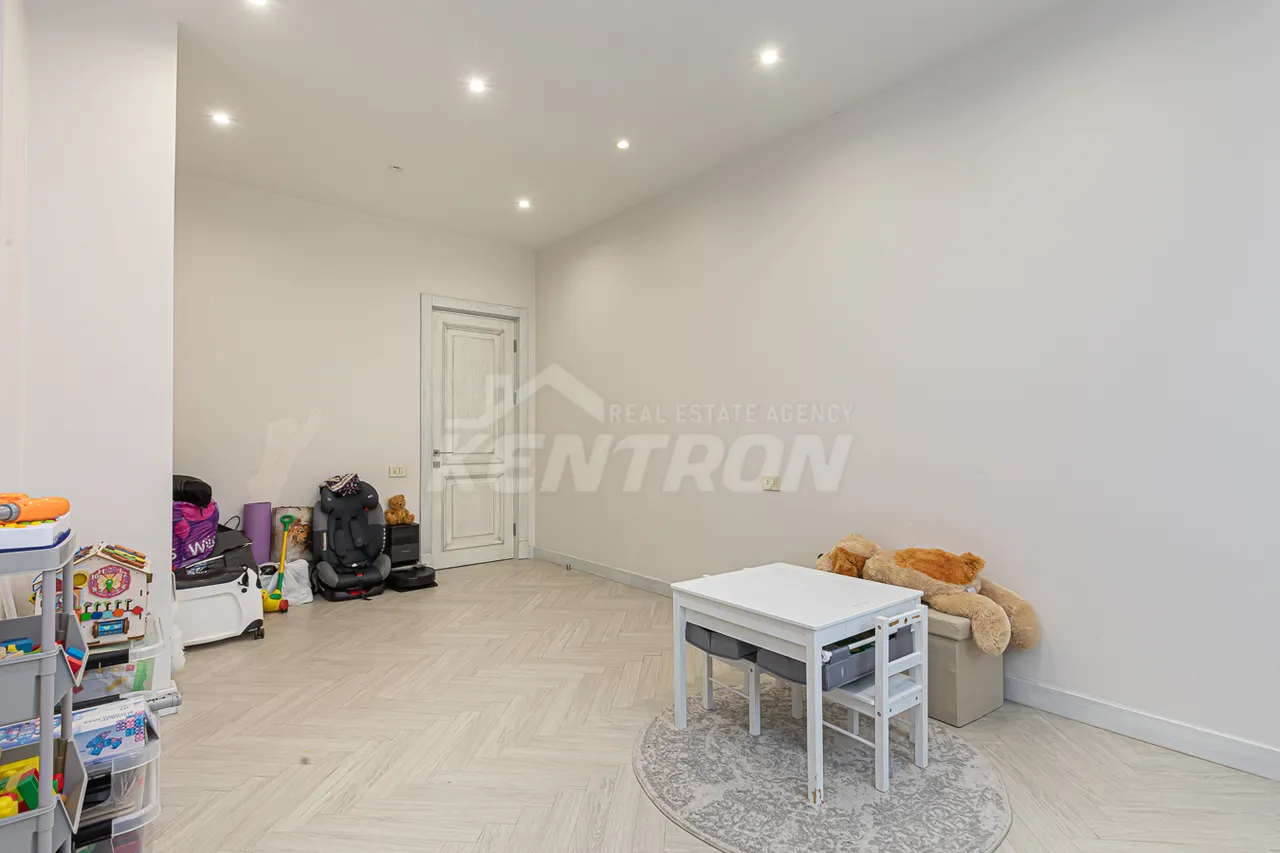 4 bedroom apartment for sale Aram St, Center Yerevan, 159223