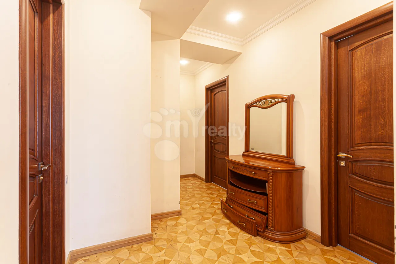 3 bedroom apartment for rent Vardanants St, Center Yerevan, 160678