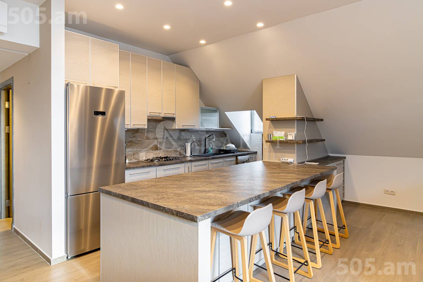 Снять 3 комнатную квартиру Антараин ул, Центр Ереван, 154429