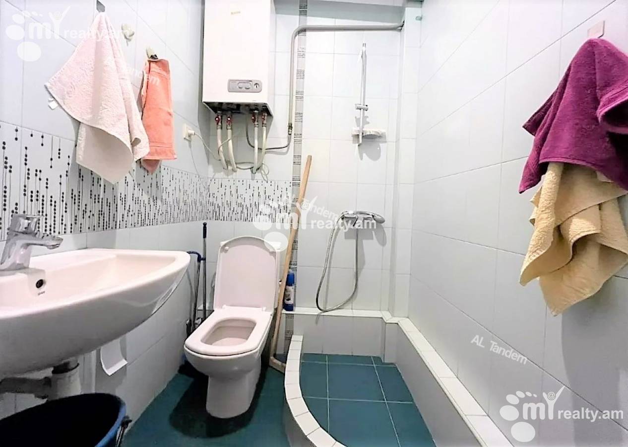 Купить коммерческoе помещение Анрапетутян ул, Центр Ереван, 138603