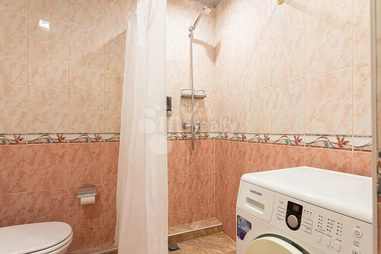 3 bedroom apartment for sale Northern(Hyusisayin)  Ave, Center Yerevan, 157972