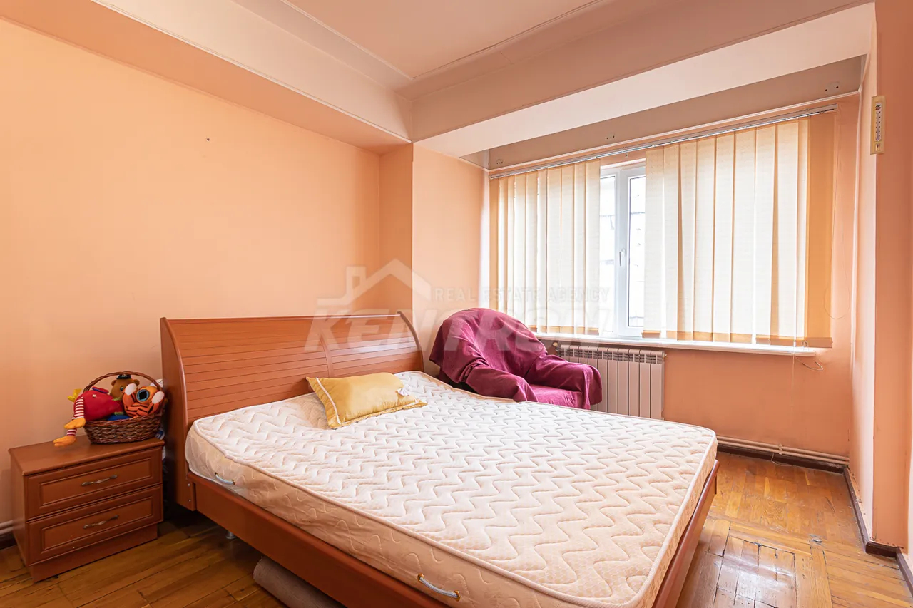 3 bedroom apartment for sale E. Qochar St, Center Yerevan, 157682