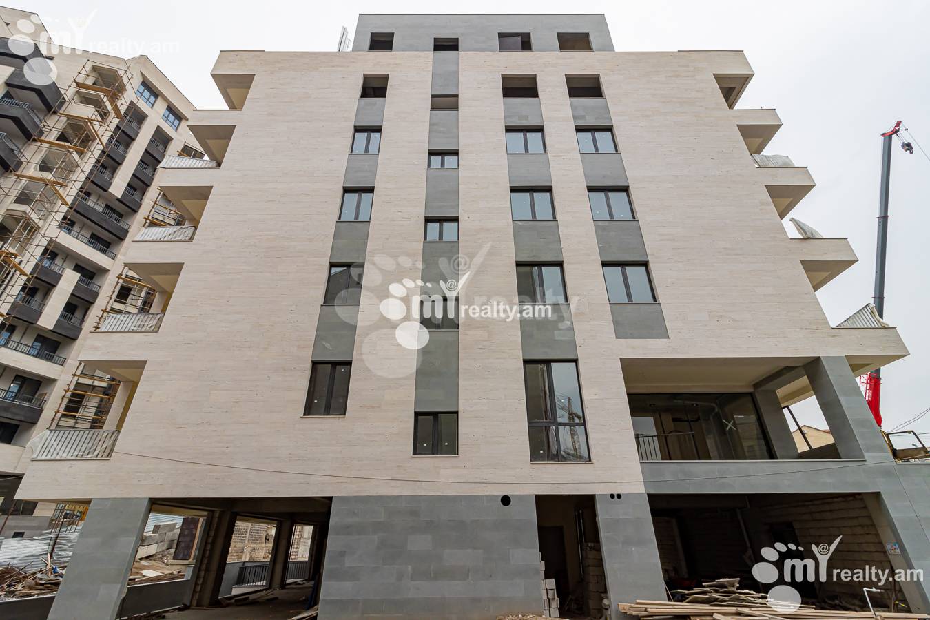 Купить 2 комнатную квартиру Антараин ул, Центр Ереван, 143571