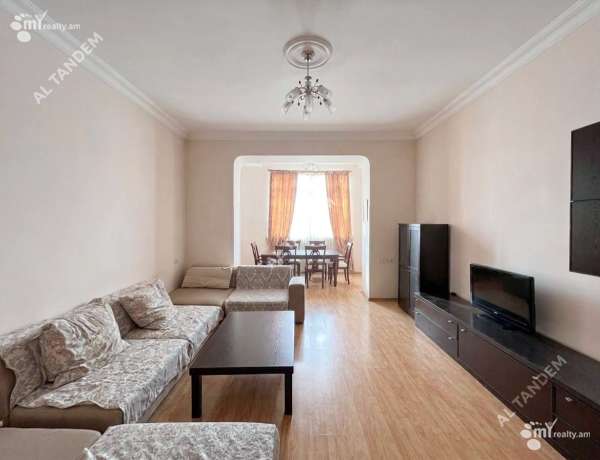 varcov-bnakaran/2-senyakanoc/Vardanants+St/Center/Yerevan
