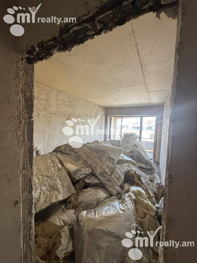 4 bedroom apartment for sale خیابان آنتارایین, مرکز شهر ایروان, 156118