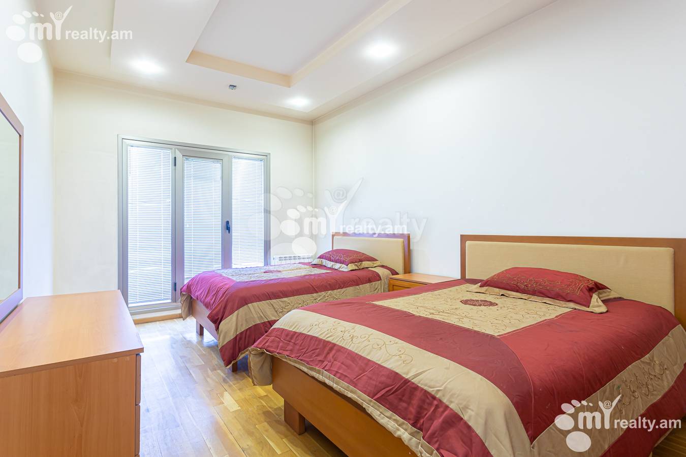 3 bedroom apartment for rent Antarayin St, Center Yerevan, 157000