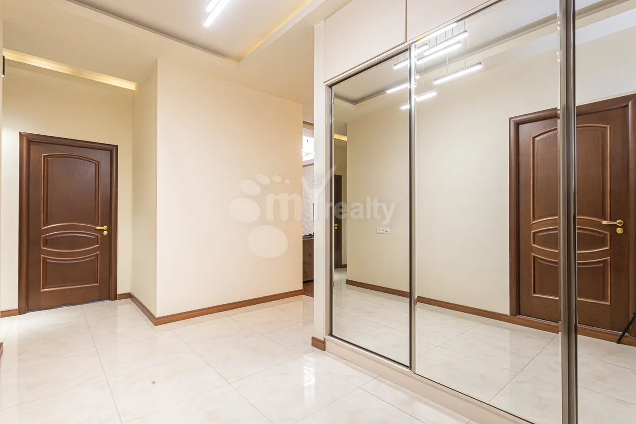 3 bedroom apartment for rent Sayat-Nova Ave, Center Yerevan, 158194