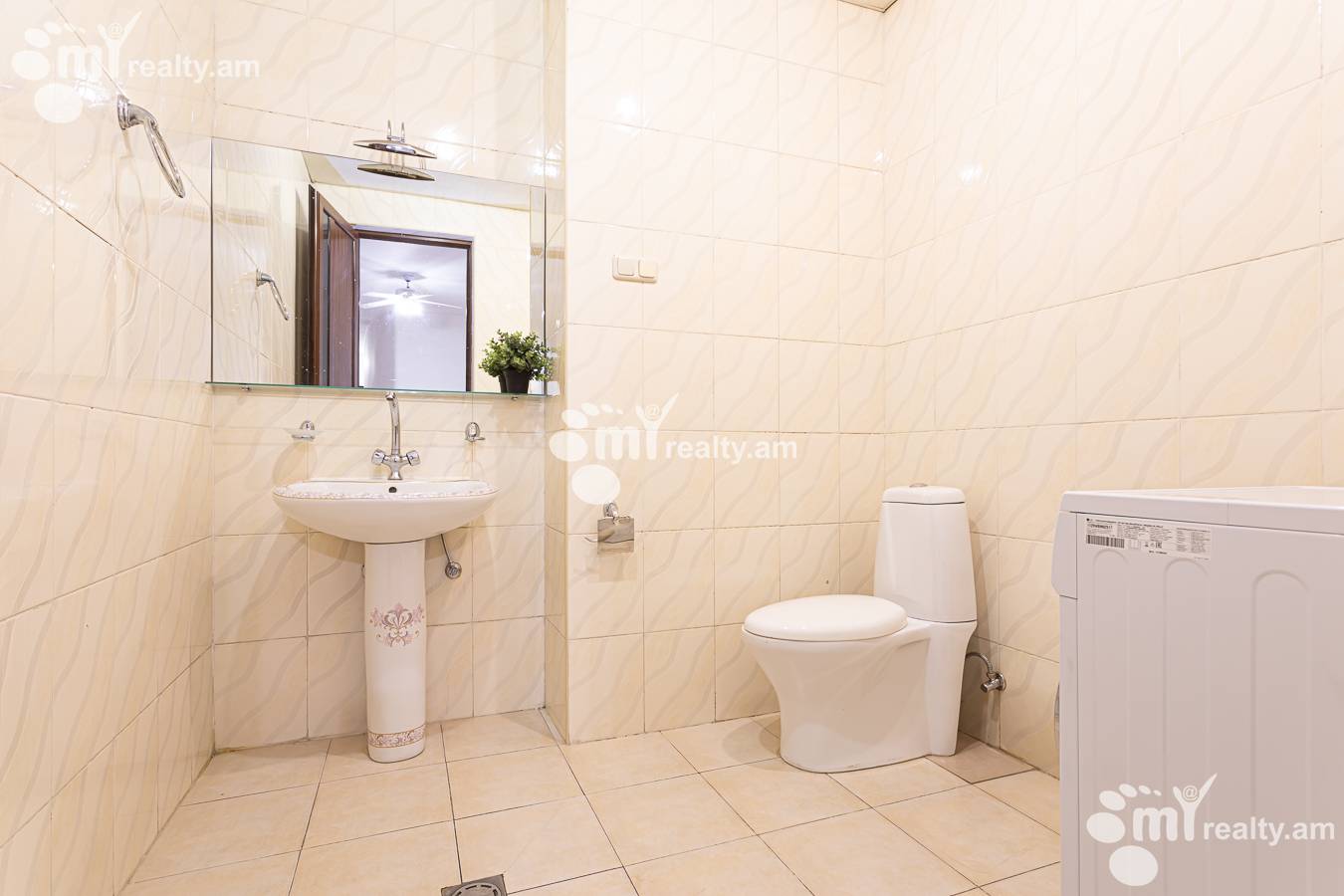 4 bedroom apartment for rent خیابان امیریان, مرکز شهر ایروان, 156946