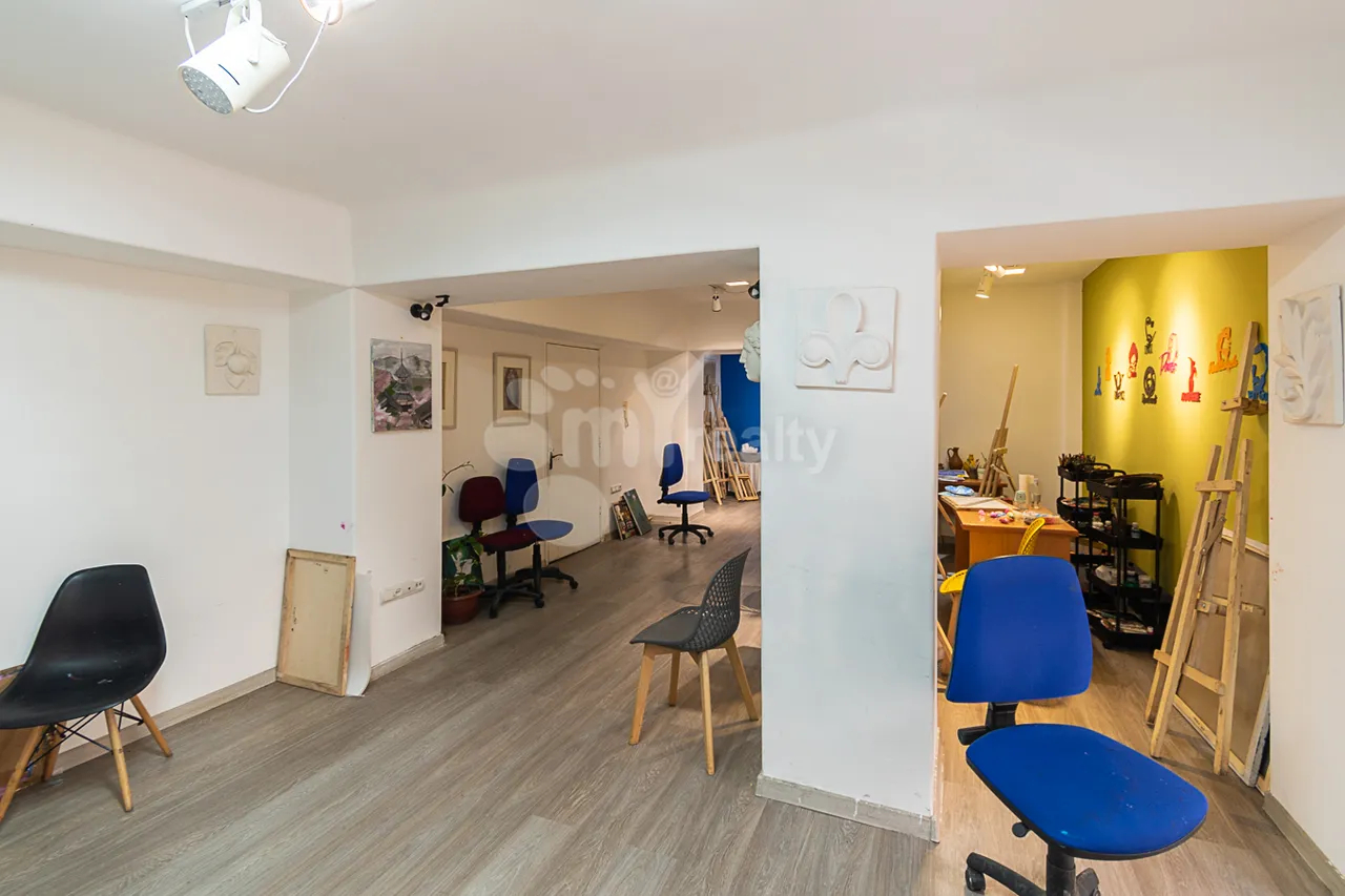 Commercial property for sale Moskovyan St, Center Yerevan, 160102