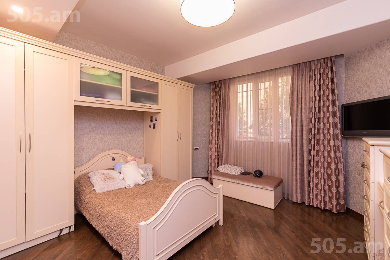 6 սենյականոց բնակարան  Ա.Մանուկյան փող, Կենտրոն Երևան, 153026