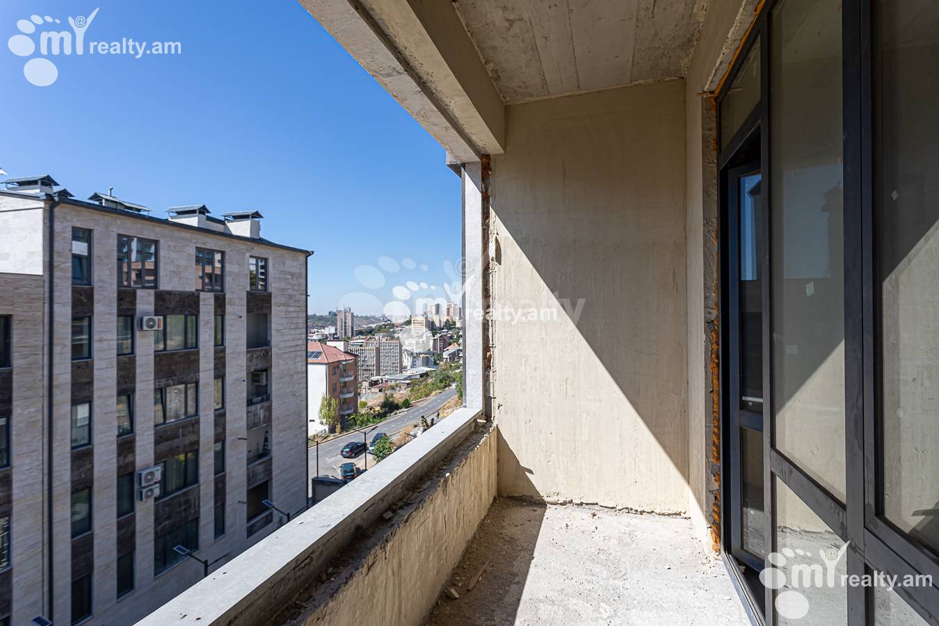 4 սենյականոց բնակարան  Անտառային փող, Կենտրոն Երևան, 157015