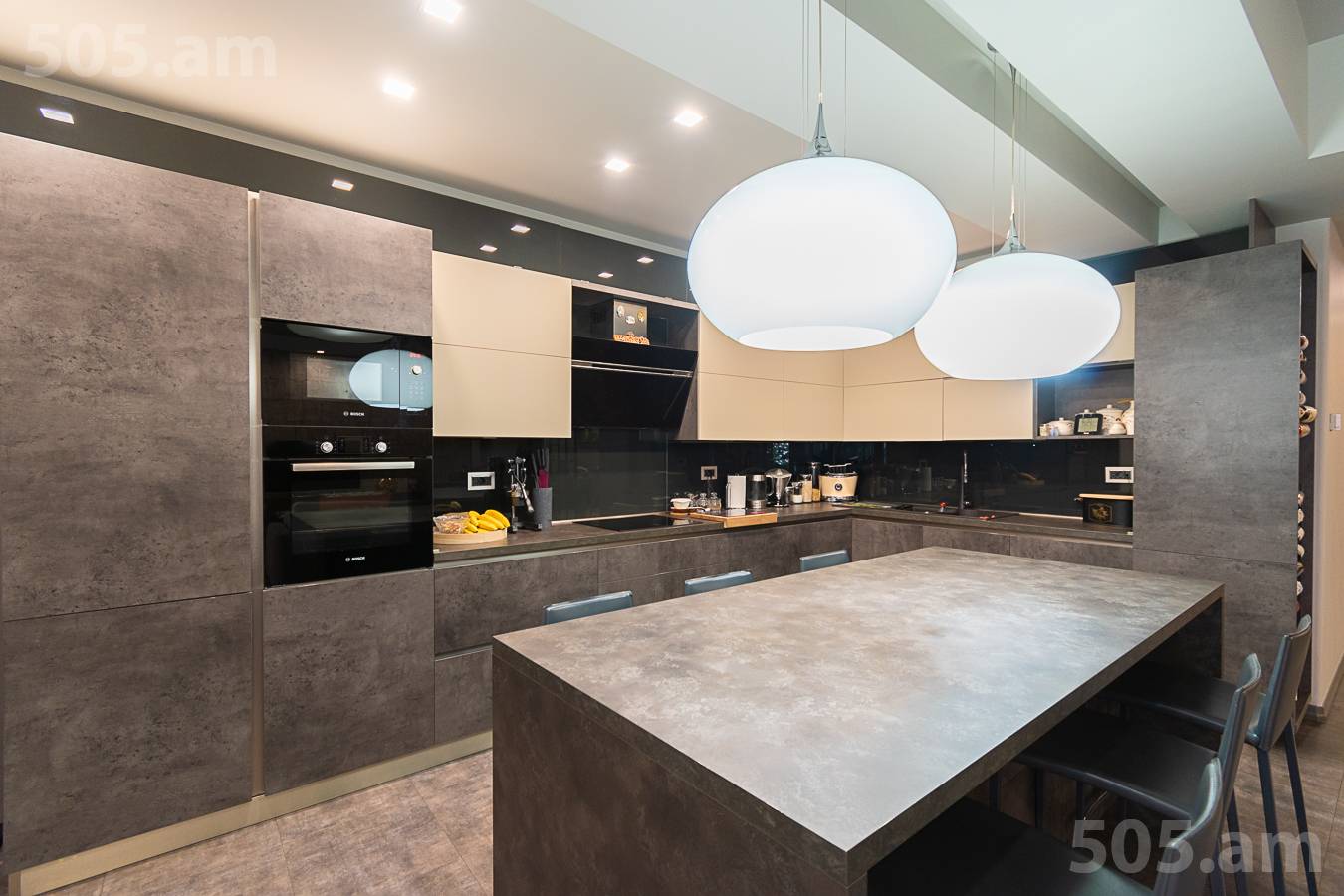 6 սենյականոց բնակարան  Ա.Մանուկյան փող, Կենտրոն Երևան, 153026