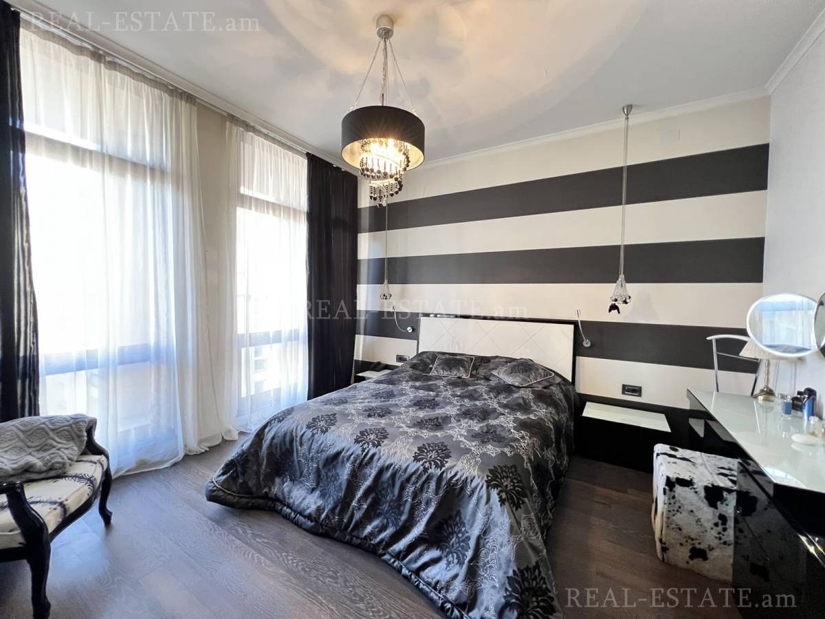 4 bedroom apartment for sale Northern (Hyusisayin)  Ave, Center Yerevan, 119236