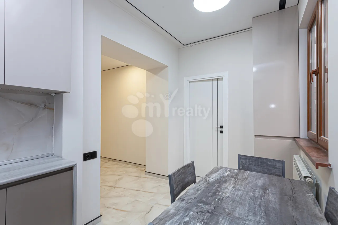 4 bedroom apartment for sale Hr.Kochar St, Arabkir Yerevan, 160498