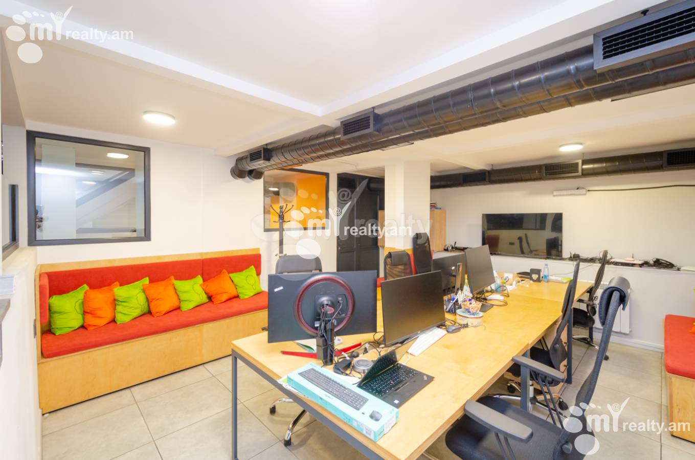 Снять коммерческoе помещение Орбели Ехбайрнери ул, Арабкир Ереван, 137098