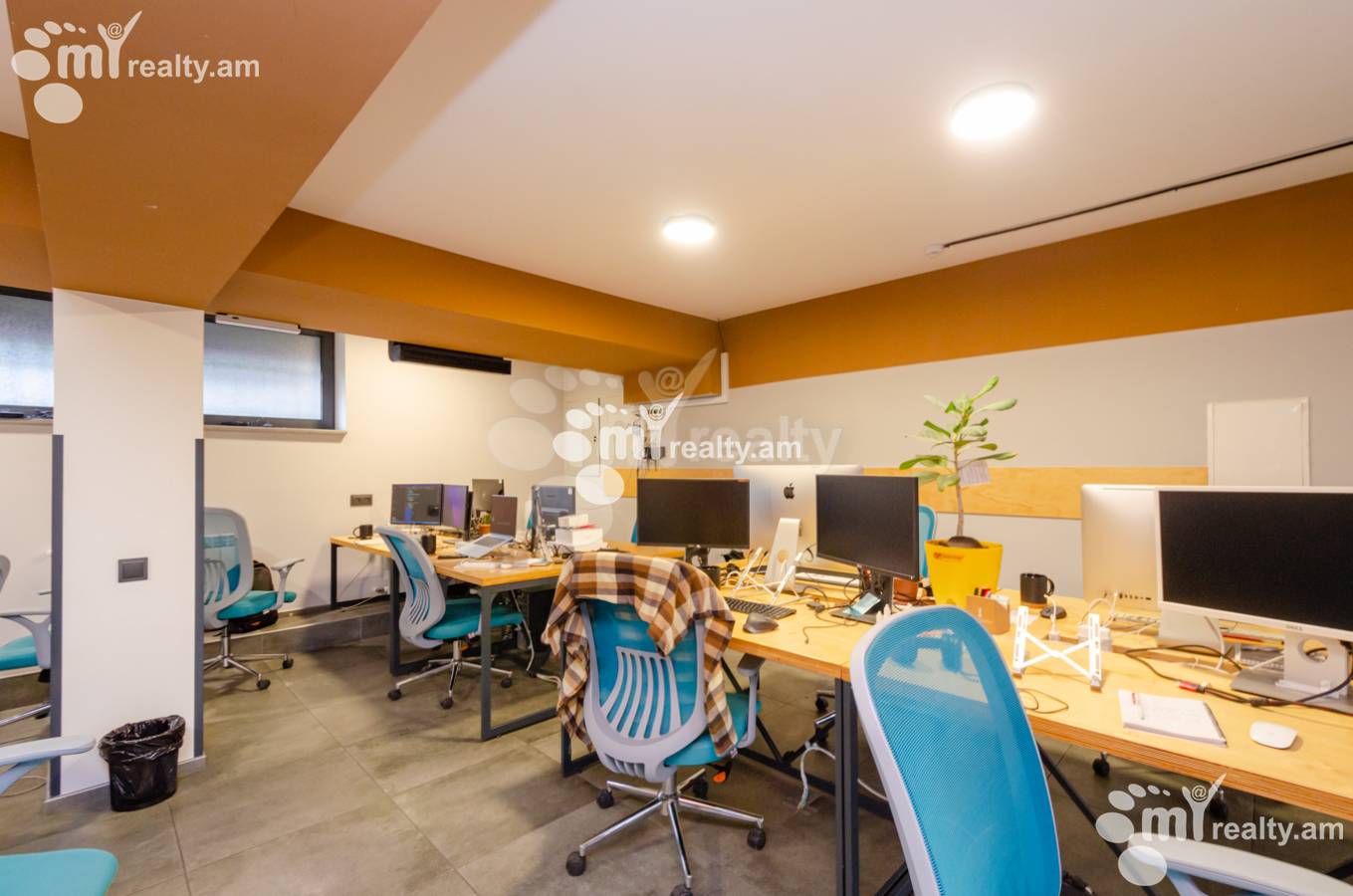 Снять коммерческoе помещение Орбели Ехбайрнери ул, Арабкир Ереван, 137098