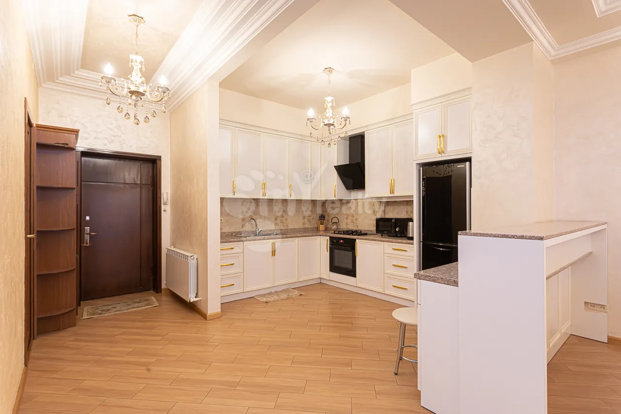 2 bedroom apartment for rent Aram St, Center Yerevan, 160110