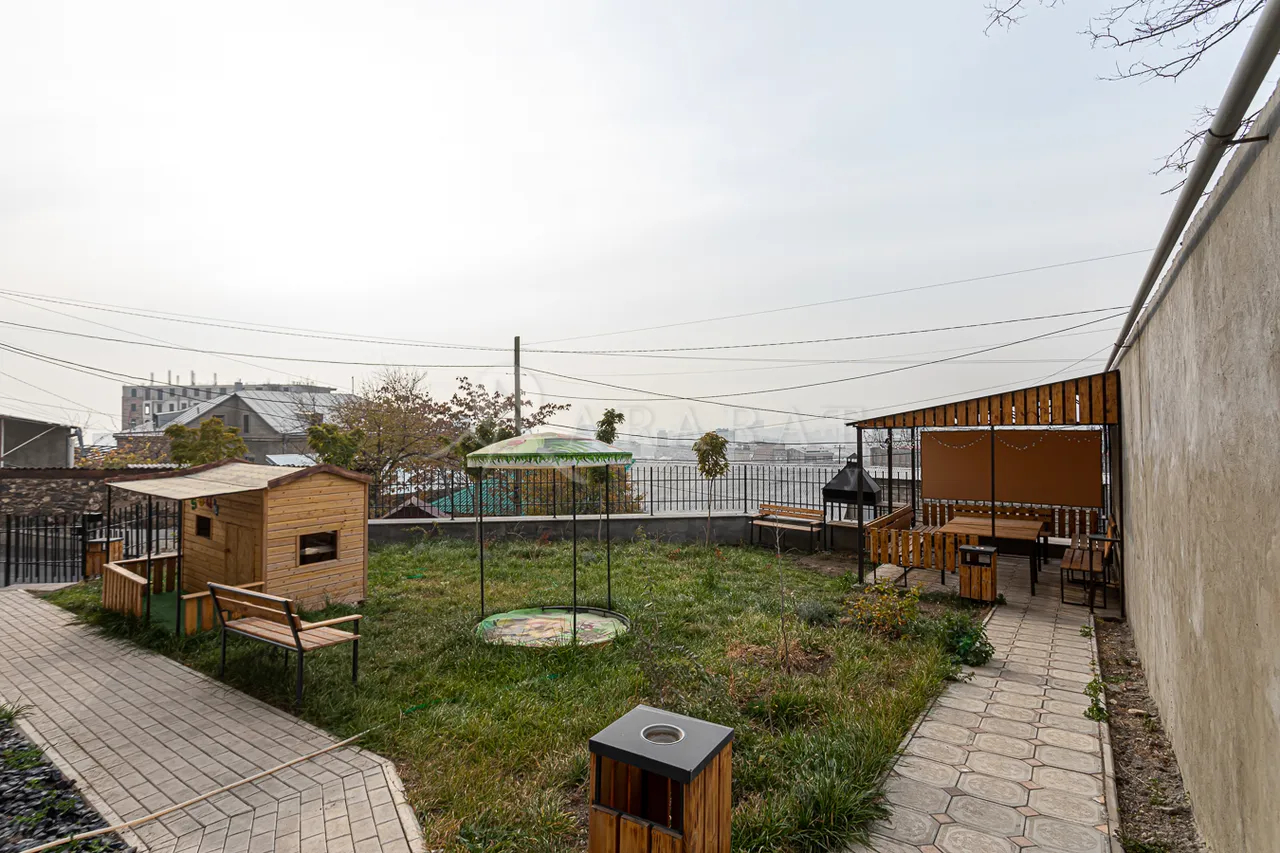 Купить 2 комнатную квартиру Айгестан 11ый ул, Центр Ереван, 157978