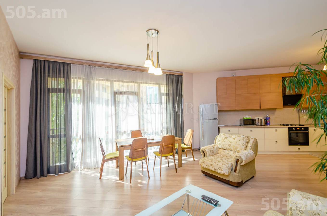 3 սենյականոց բնակարան  Եկմալյան փող, Կենտրոն Երևան, 146666