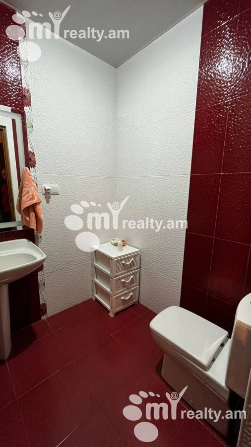 4 bedroom apartment for sale Rostom St, Center Yerevan, 160225