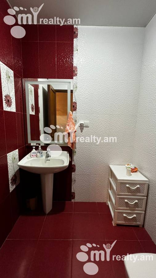 4 bedroom apartment for sale Rostom St, Center Yerevan, 160225