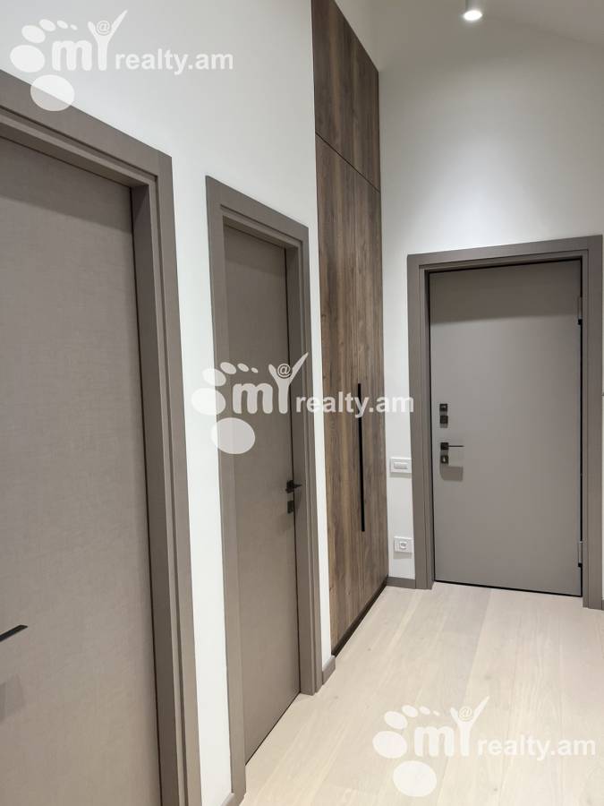 3 սենյականոց բնակարան վարձով Սայաթ-Նովայի պող, Կենտրոն Երևան, 158181