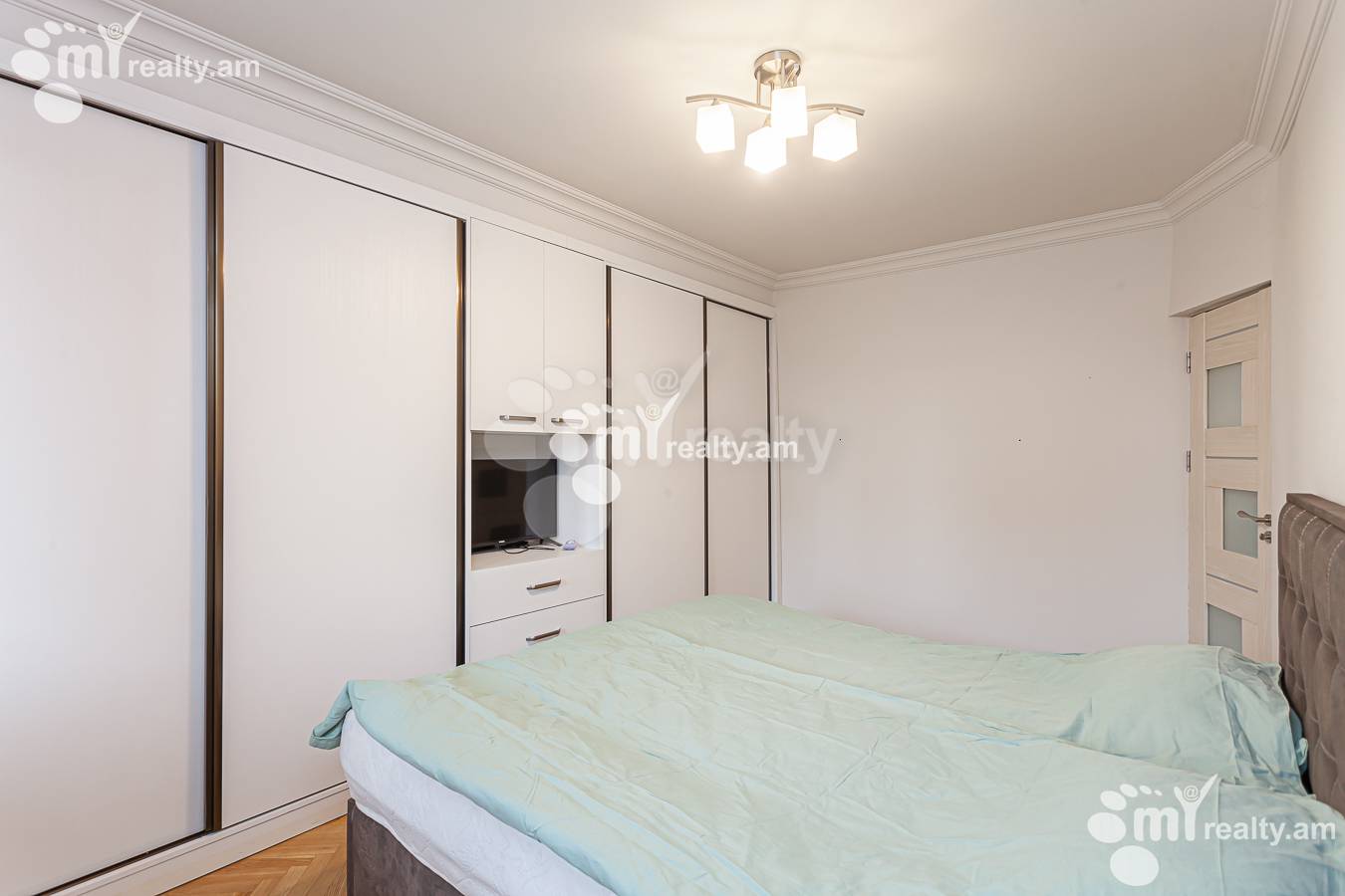 Снять 4 комнатную квартиру Лалаянц, Центр Ереван, 152479
