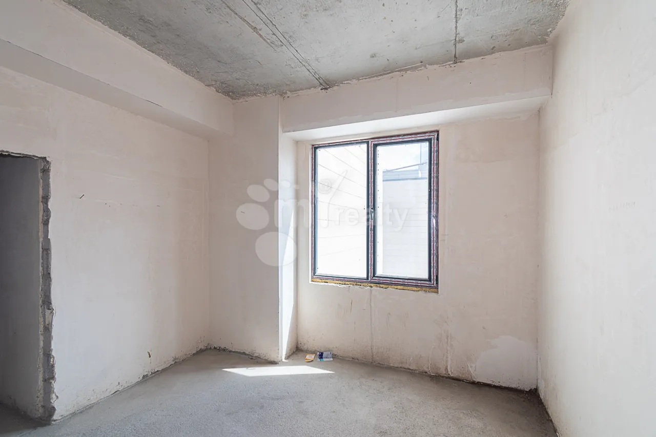 4 bedroom apartment for sale Griboedov St, Arabkir Yerevan, 160067