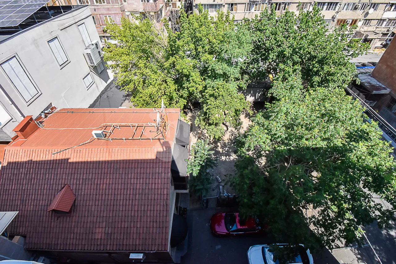 3 սենյականոց բնակարան  Կողբացու փող, Կենտրոն Երևան, 160976