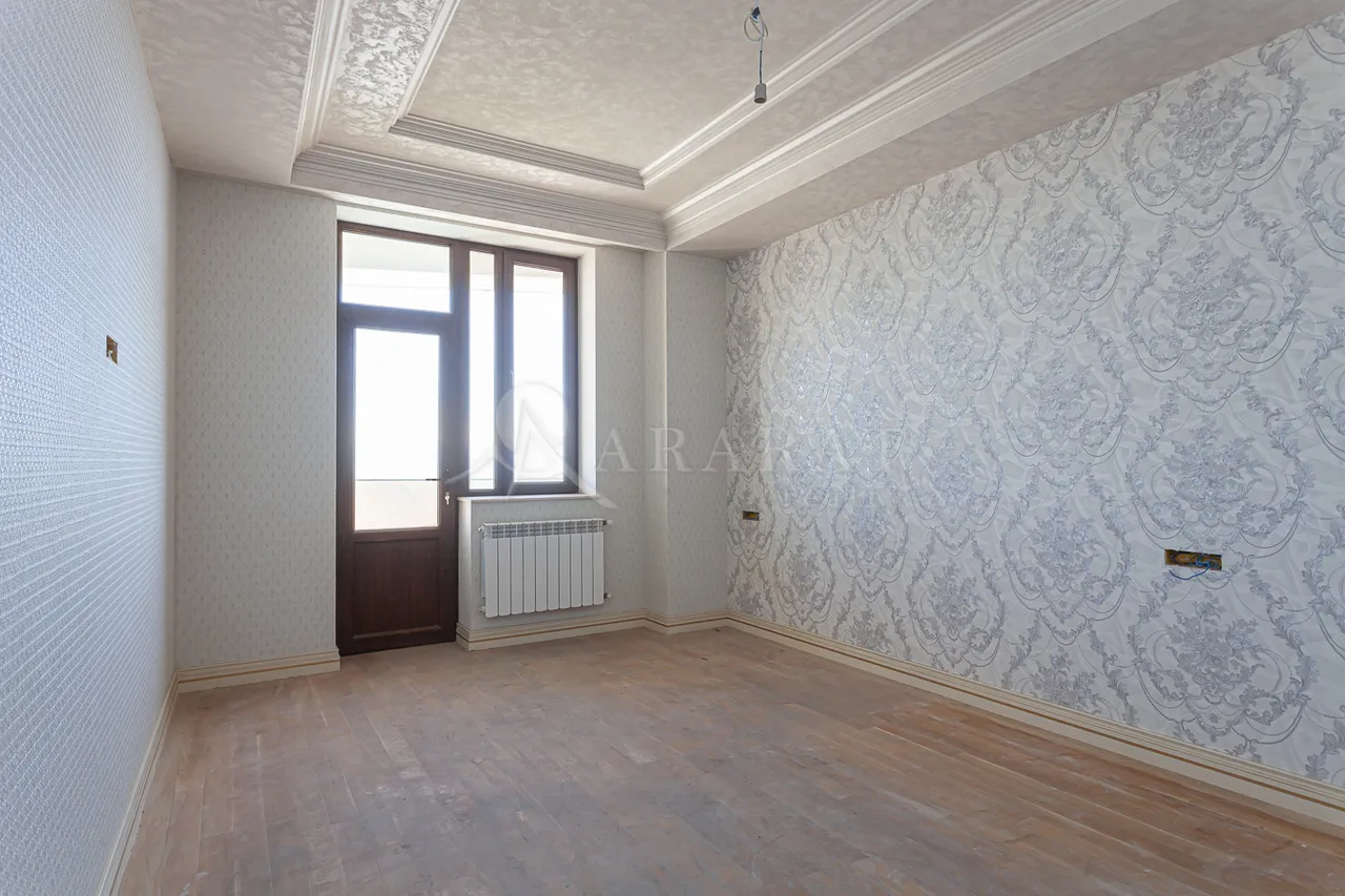 Купить 3 комнатную квартиру Айрик Мурадян улица, Арабкир Ереван, 157399