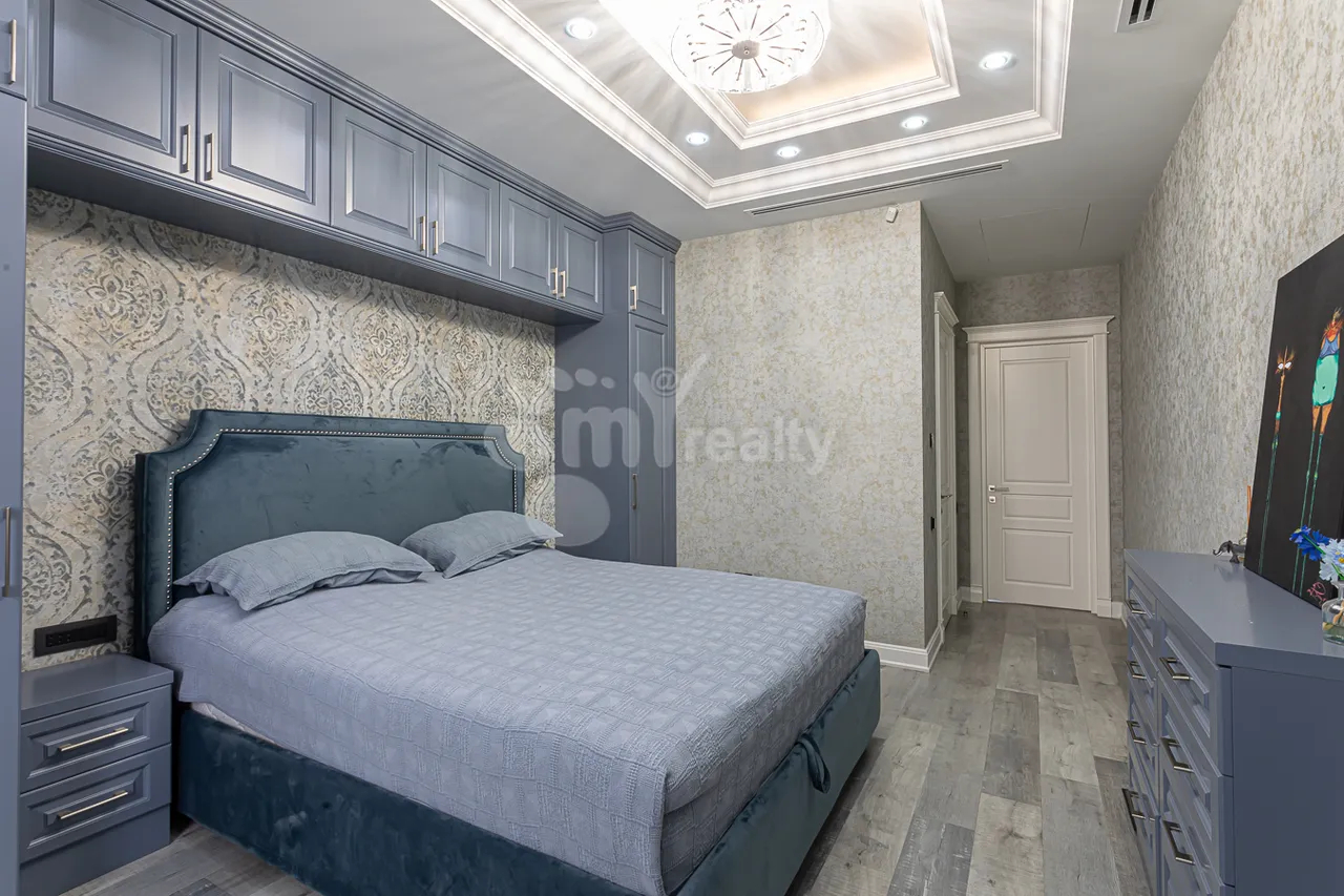 Снять 4 комнатную квартиру Арам ул, Центр Ереван, 159397