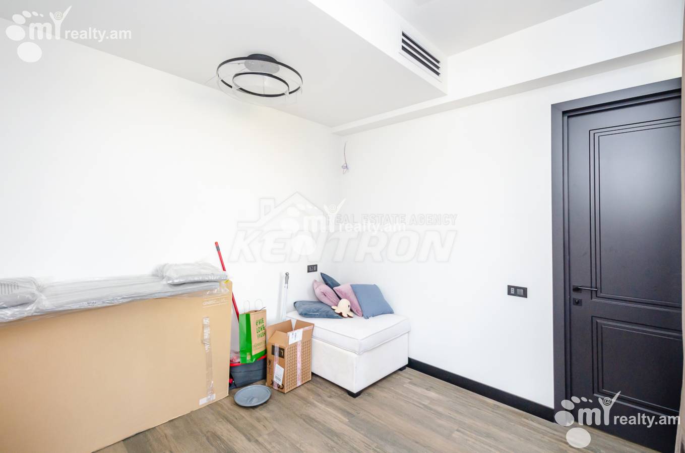 3 bedroom apartment for sale Paronyan St, Center Yerevan, 155557