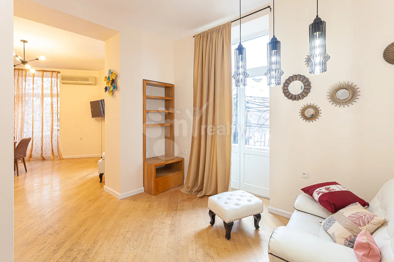 Купить 2 комнатную квартиру Маштоца пр, Центр Ереван, 160208