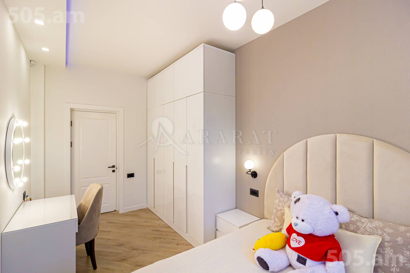 5 bedroom apartment for sale خیابان واهر. پاپازیان, عربگیر ایروان, 151557