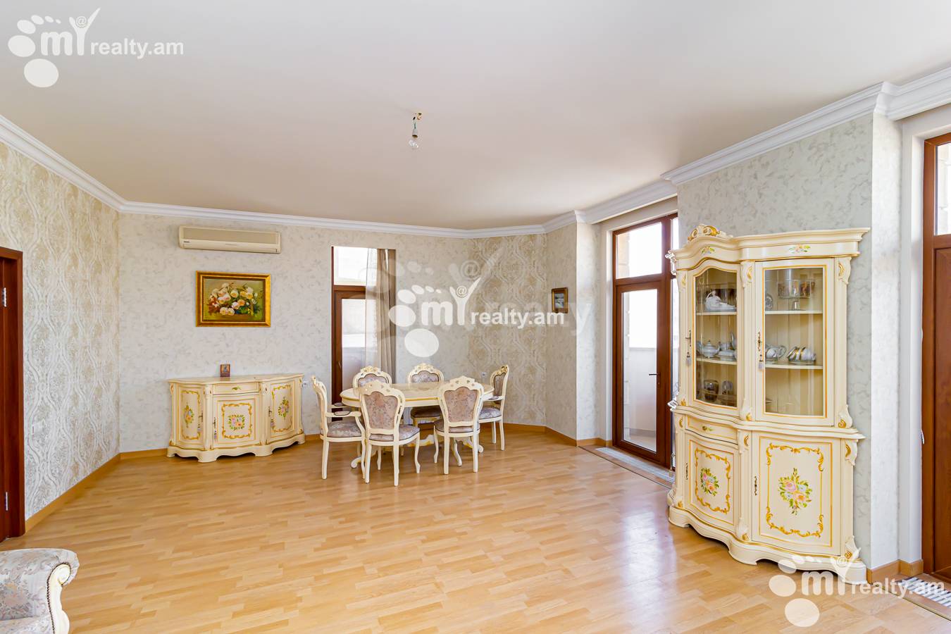 Купить 5 комнатную квартиру Баграмян пр(Кентрон), Центр Ереван, 151292