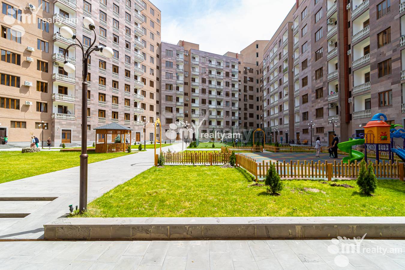 4 bedroom apartment for sale خیابان آدونس, عربگیر ایروان, 151534