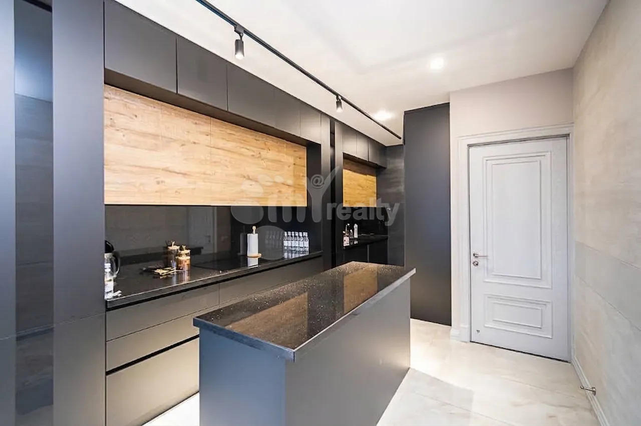 5 bedroom apartment for sale Tsitsernakaberd Highway, Center Yerevan, 161498