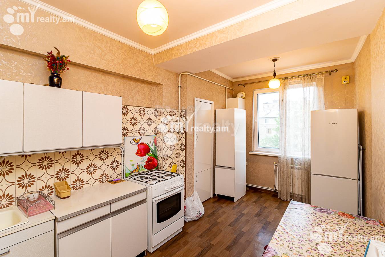 Купить 3 комнатную квартиру Каджазнуни ул, Центр Ереван, 147305