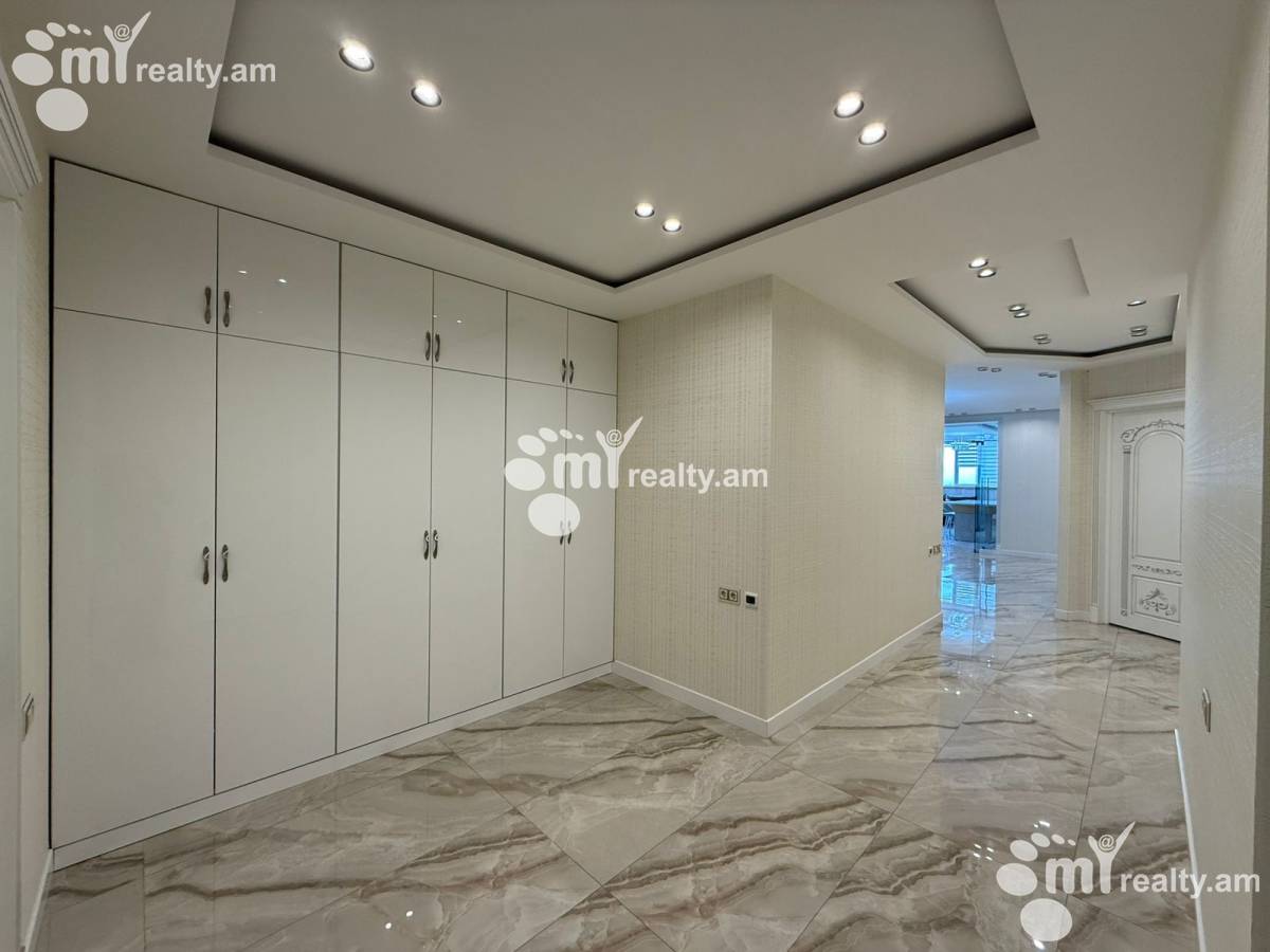 4 bedroom apartment for sale خیابان ن. زاریان, عربگیر ایروان, 156516