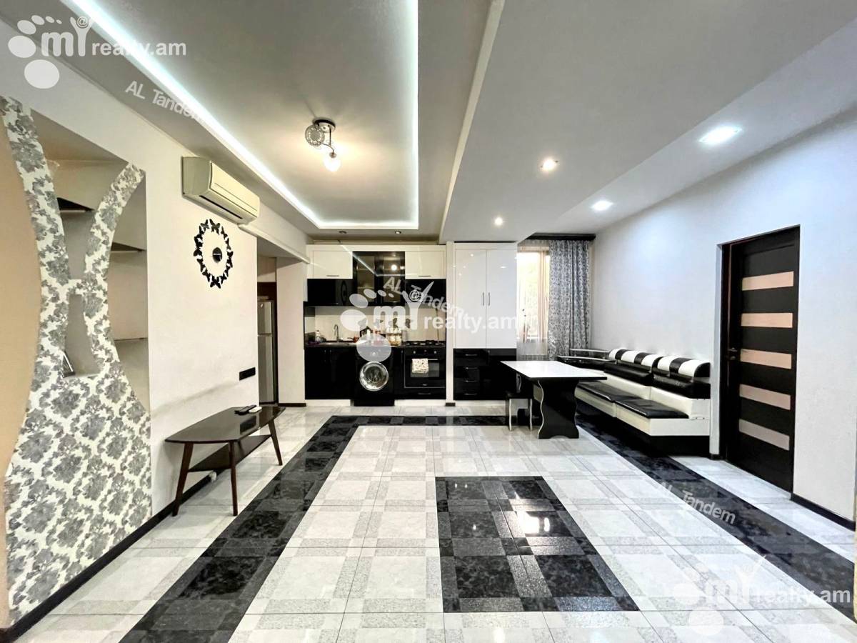 4 bedroom apartment for rent Abovyan St, Center Yerevan, 123258