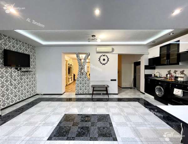 4-bedroom/apartment-for-rent/Abovyan+St/Center/Yerevan