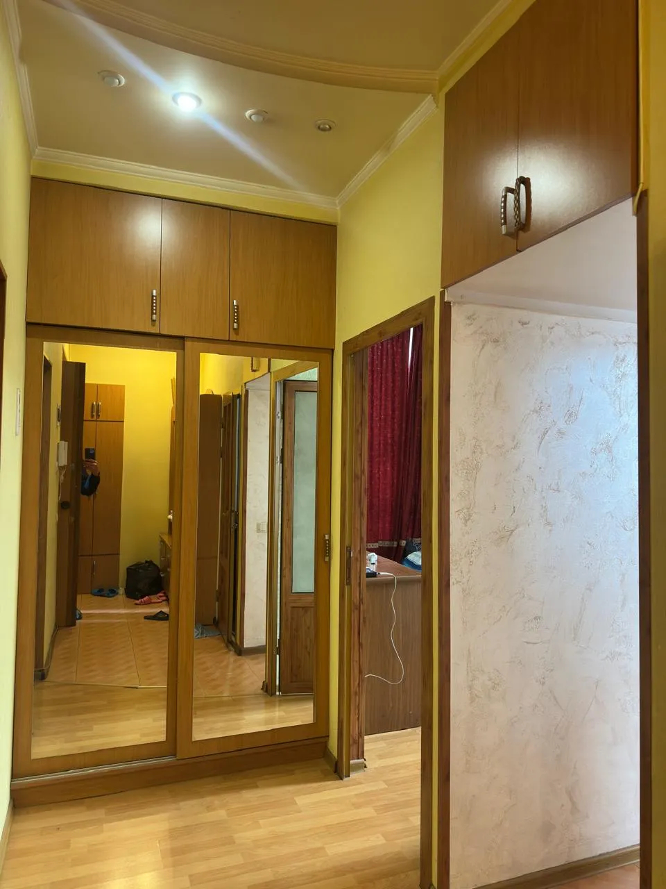 3 սենյականոց բնակարան  Աբովյան փող, Կենտրոն Երևան, 159901