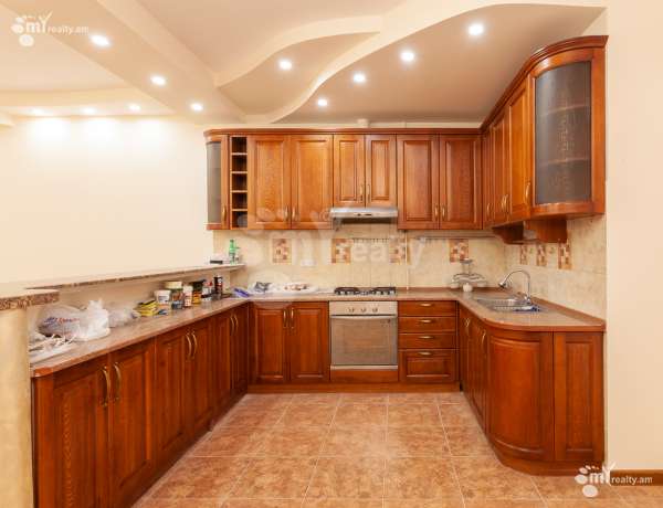 3-senyakanoc-bnakaran-vacharq-Yerevan-Arabkir