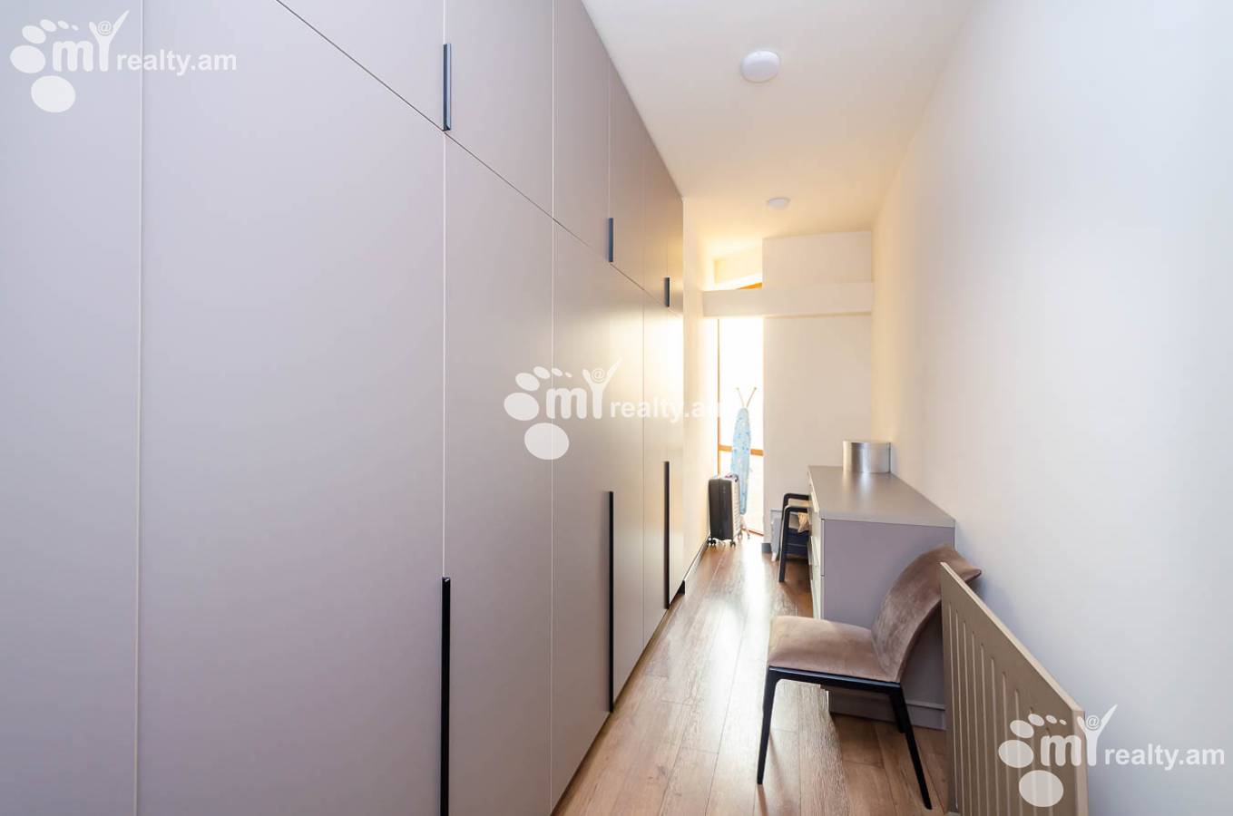 4 bedroom apartment for sale خیابان آرگیشتی, مرکز شهر ایروان, 143934